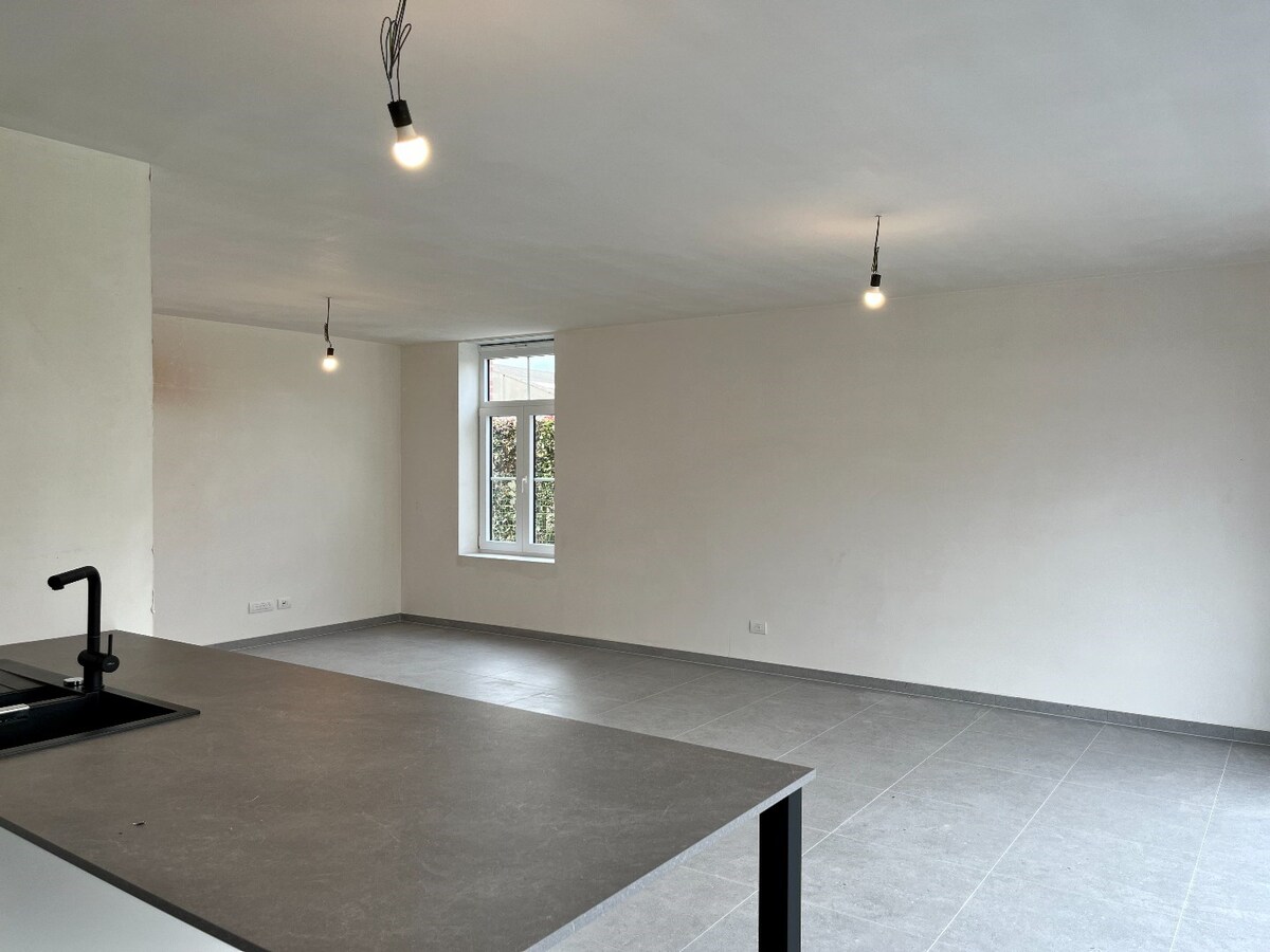 Instapklare nieuwbouwwoning met carport te Langemark 