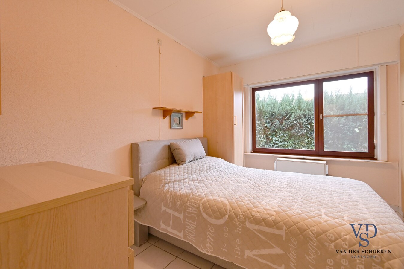 Degelijke bungalowwoning met garage 