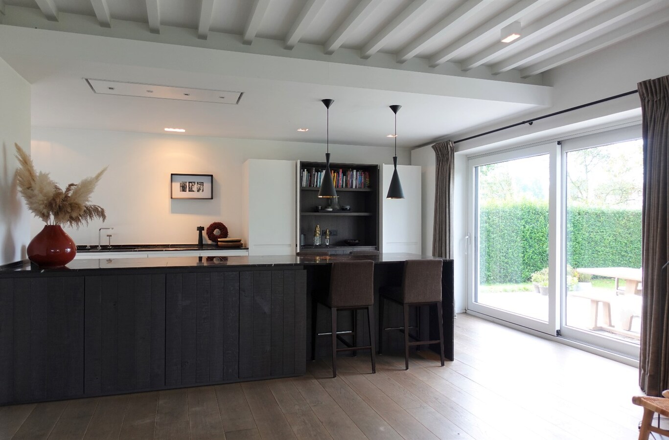 Prachtige karaktervolle villa op groot perceel nabij invalswegen 