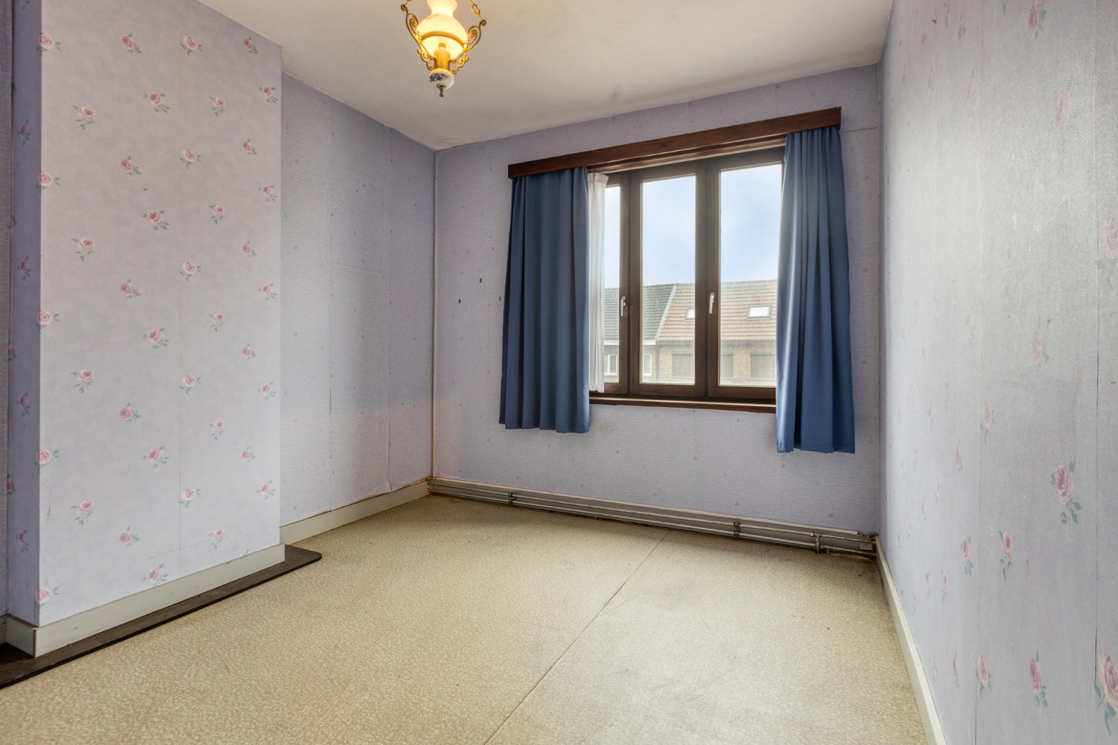 Gezinswoning met 6 slpk. en ruime garage op perceel van 1233m² te Leopoldsburg 