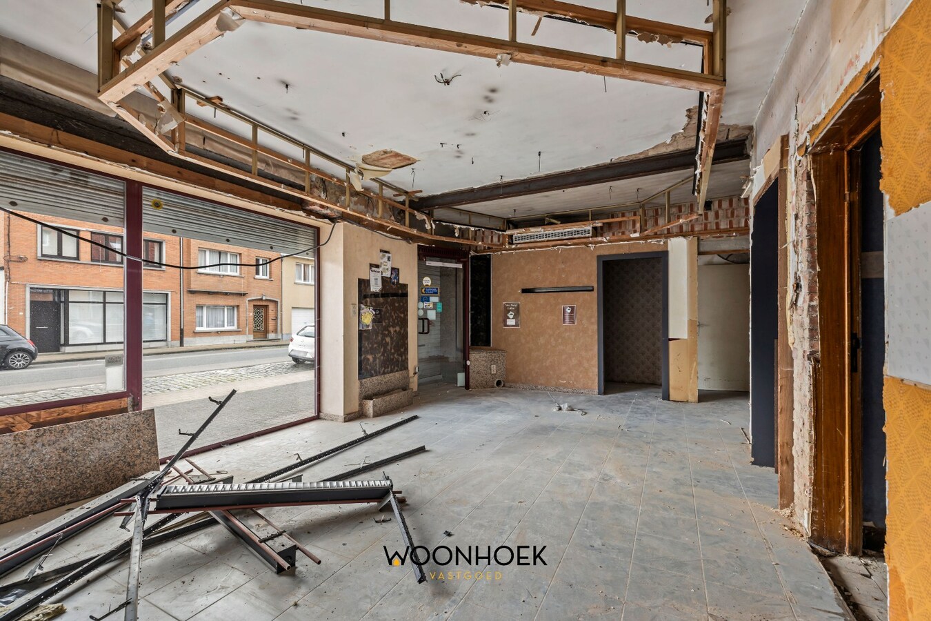 Ruime, te renoveren woning met diverse mogelijkheden 