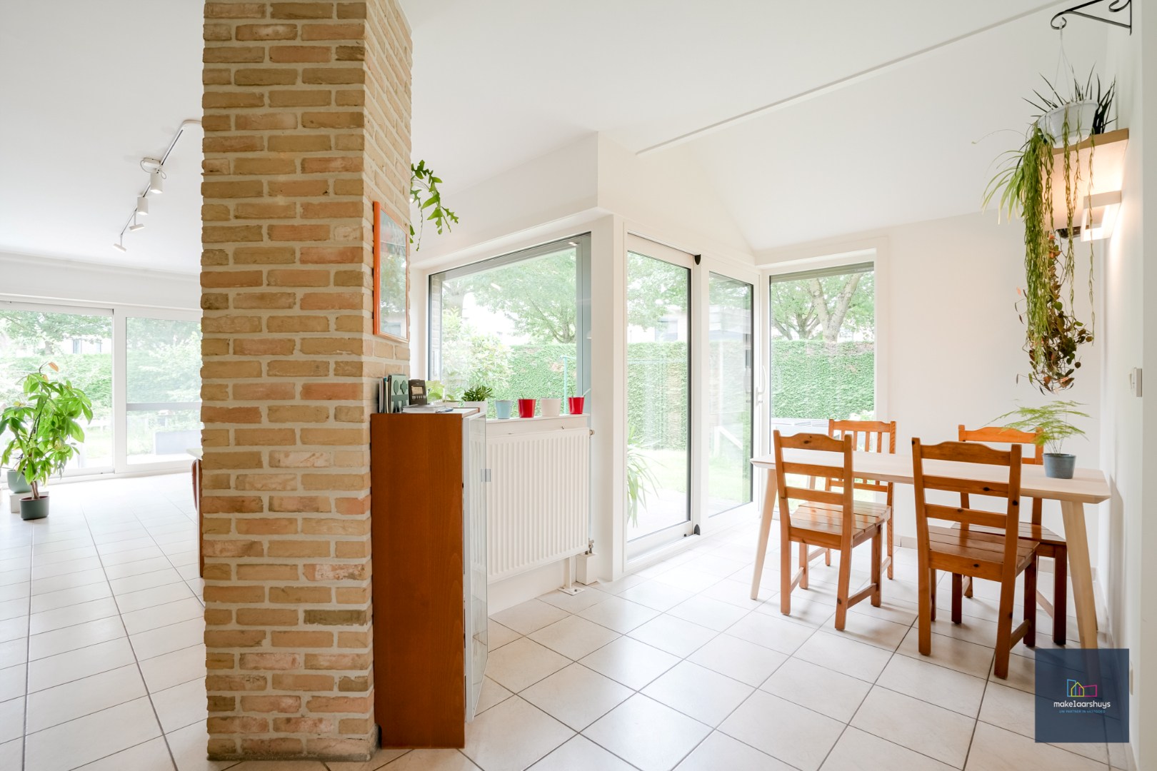 Ruime en  instapklare halfopen bebouwing met tuin 