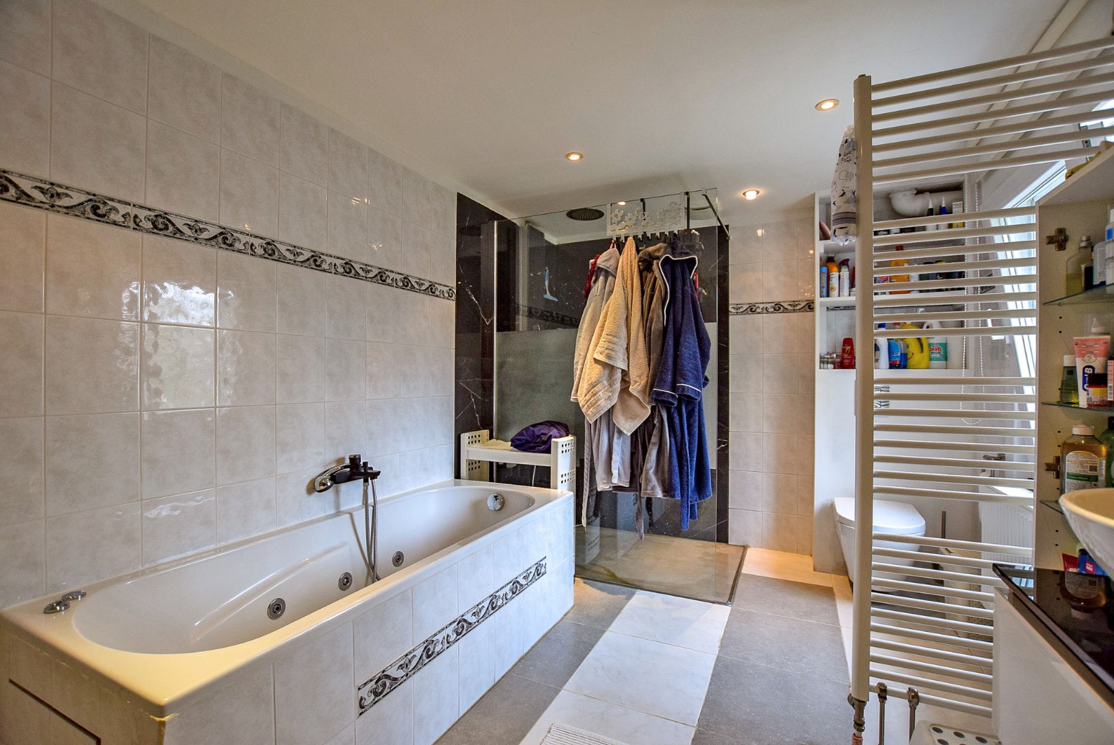 Instapklare woning gelegen op 330m² te Oostduinkerke. 