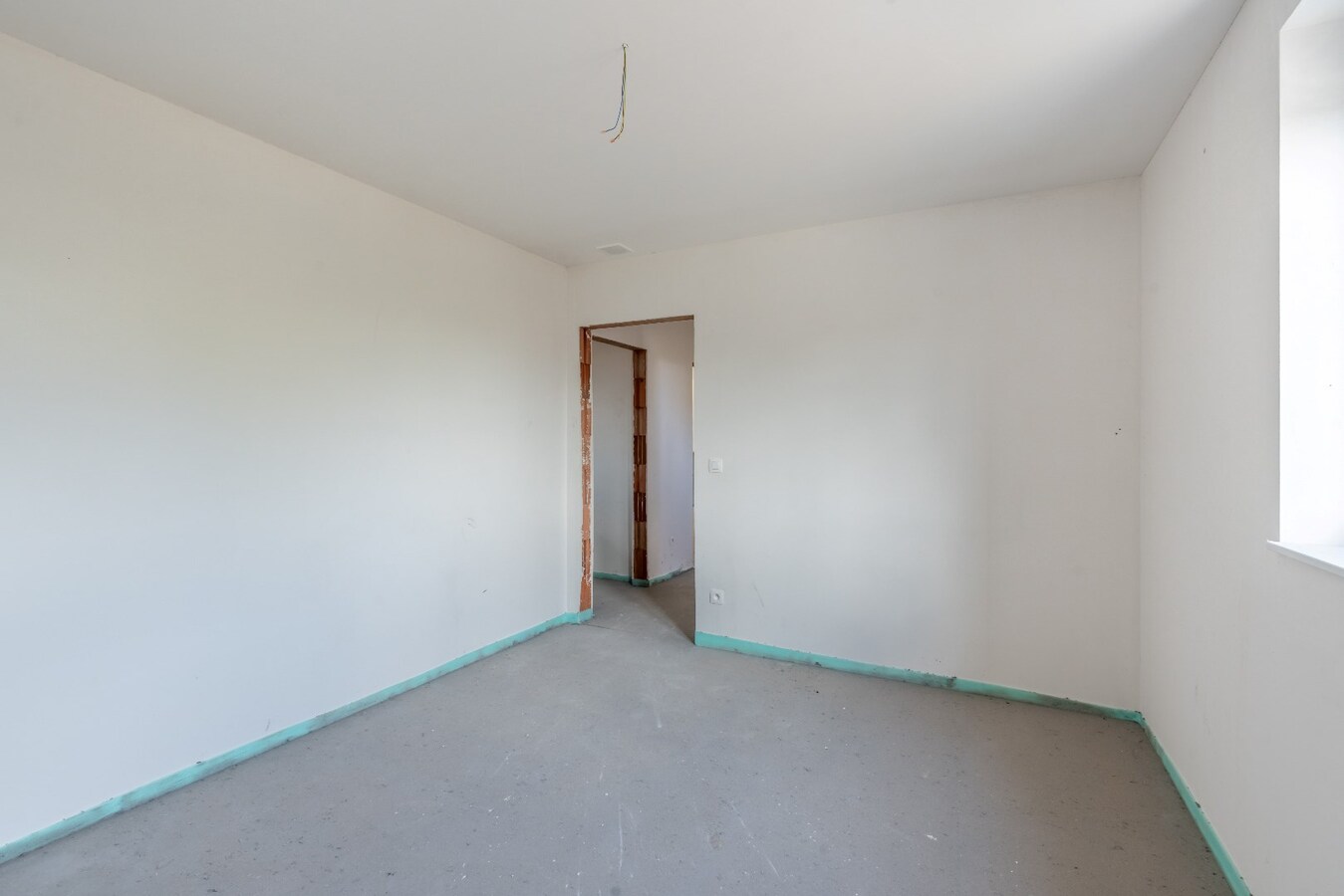 Appartement met twee slaapkamers, ruim terras en garage. 