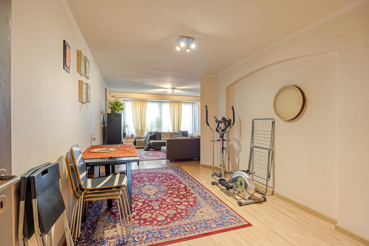 Opbrengsteigendom met handelspand en 3 appartementen te koop in Heverlee op een super ligging! 