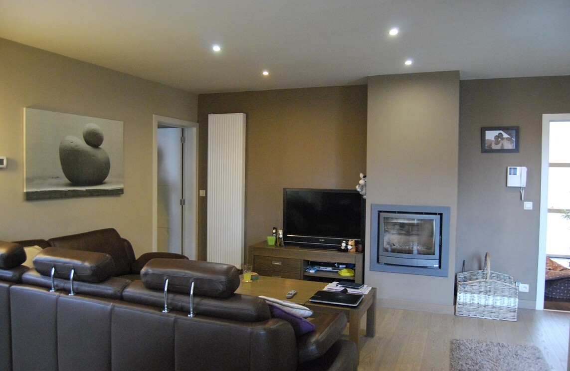 Instapklare woning met 2 stallen op ca.4000m² te Lebbeke 