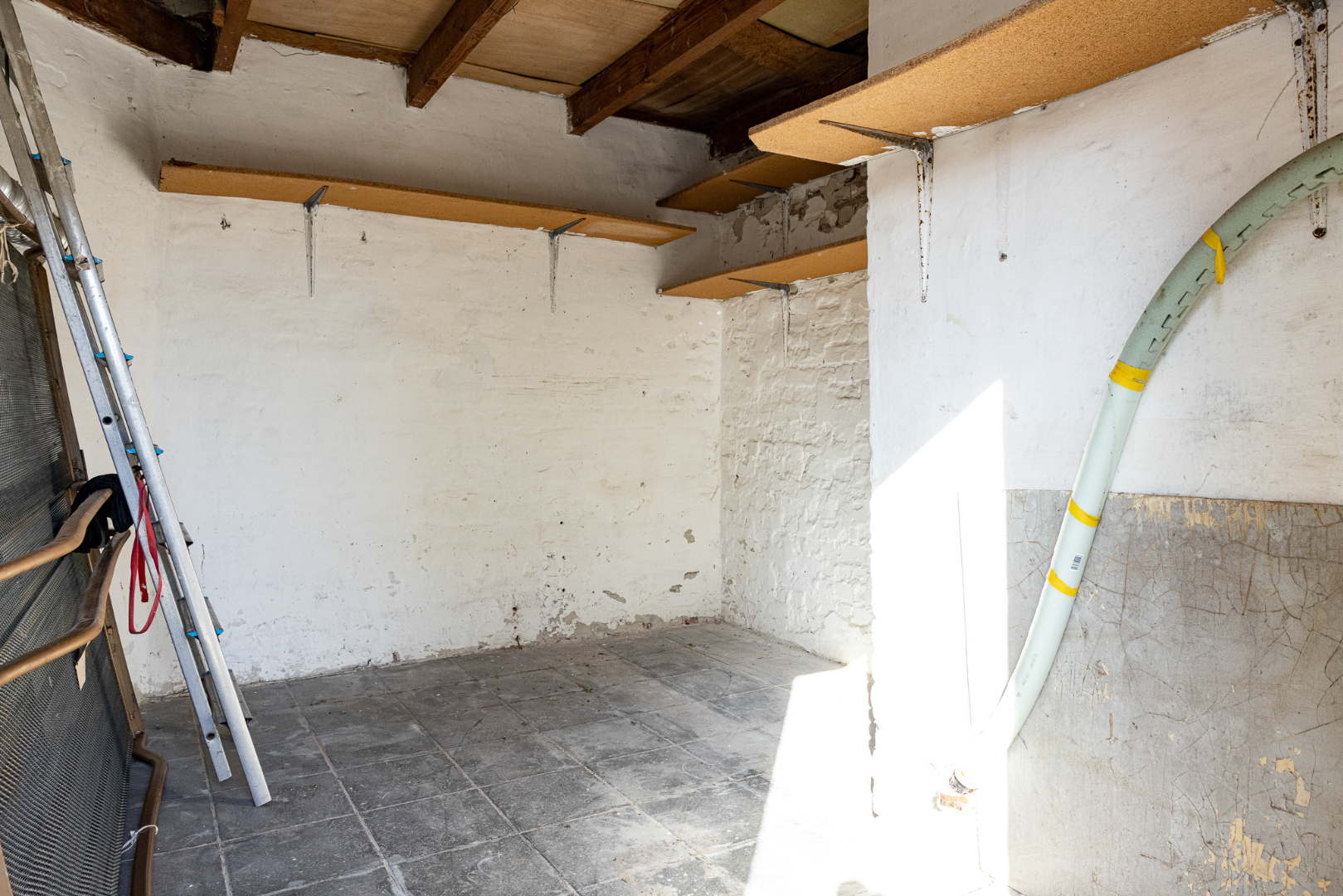 Charmante te renoveren woning op 469m² landelijk gelegen te Maldegem 