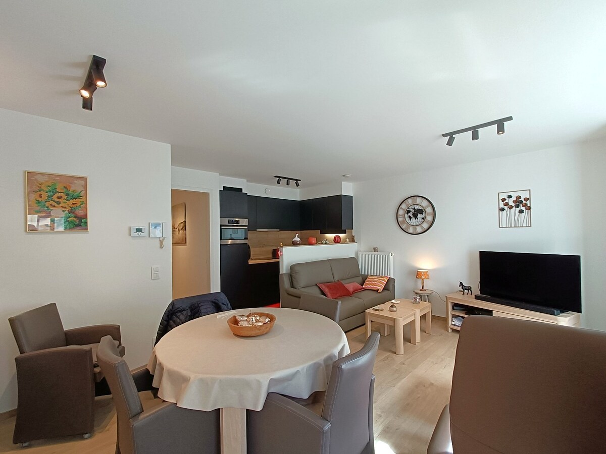 Modern éénslaapkamerappartement op 100 meter van de zeedijk te Blankenberge 