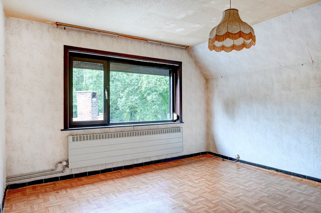 Te renoveren woning op een prachtig perceel van circa 22 are 
