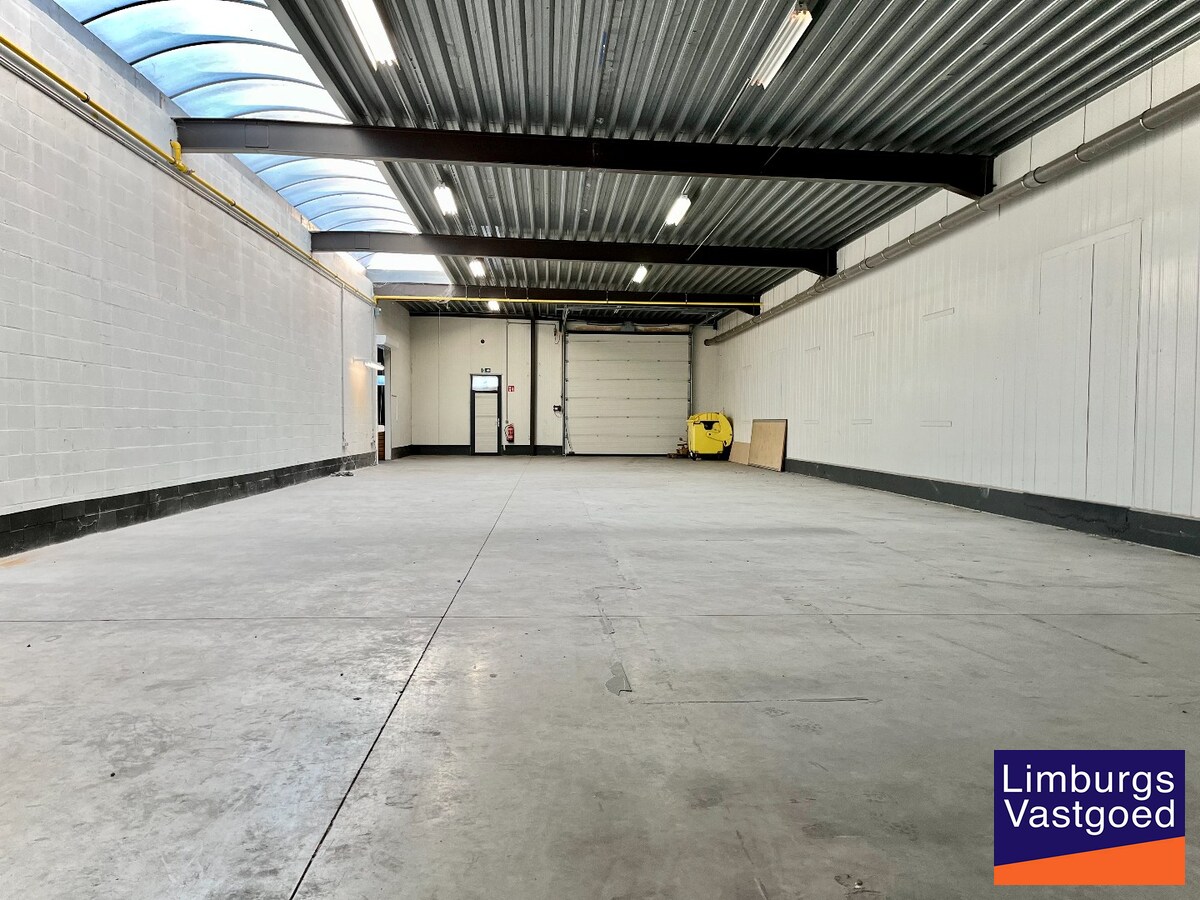 Magazijn, 290m², op industrieterrein, vlakbij E-313 