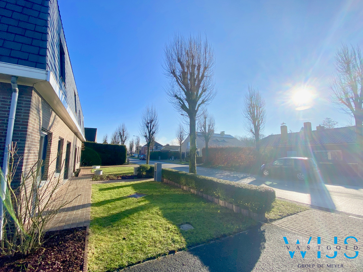 Instapklare woning in een rustige woonwijk te ERTVELDE! 