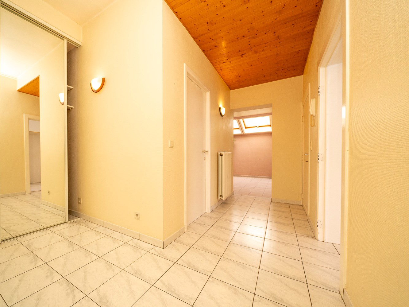 Veelzijdig hoekpand in het centrum van Schepdaal 