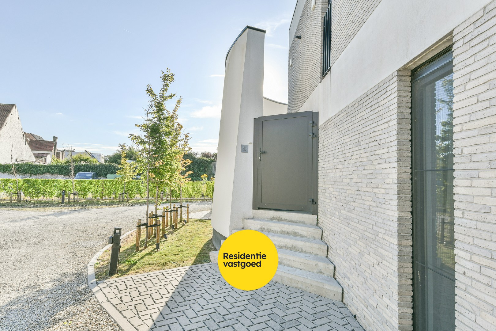 Uniek appartement met carport met grote berging gelegen in een oude graanmolen 