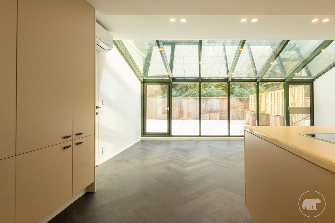 Gerenoveerd appartement aan het Groenevalleipark met ruim terras 