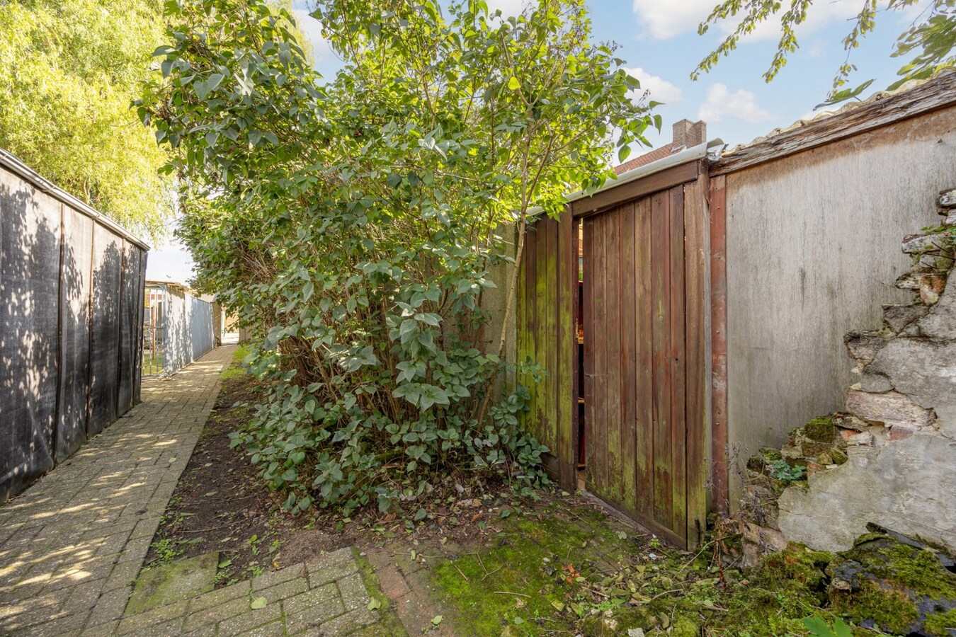 Charmante woning met tuin en garage te Hemiksem! 