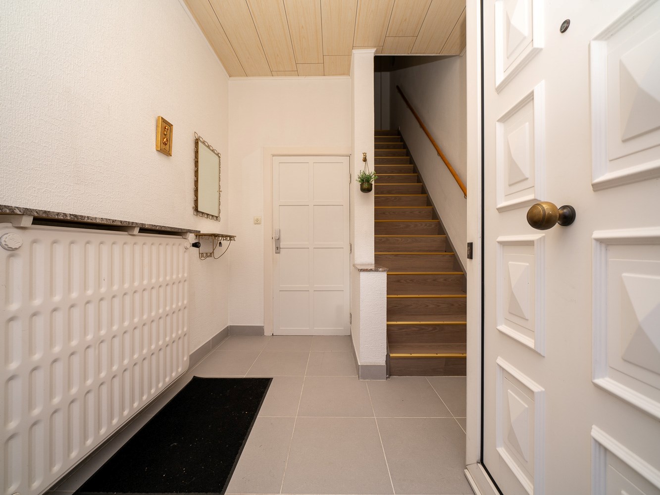 Veelzijdig hoekpand in het centrum van Schepdaal 