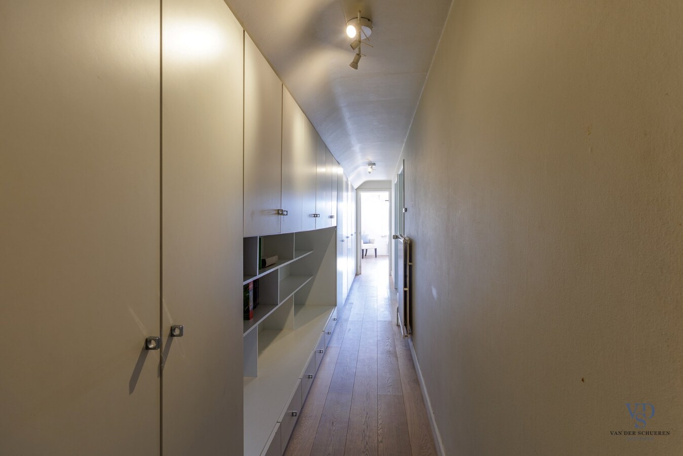 Tijdloze villa met zicht op groen. 