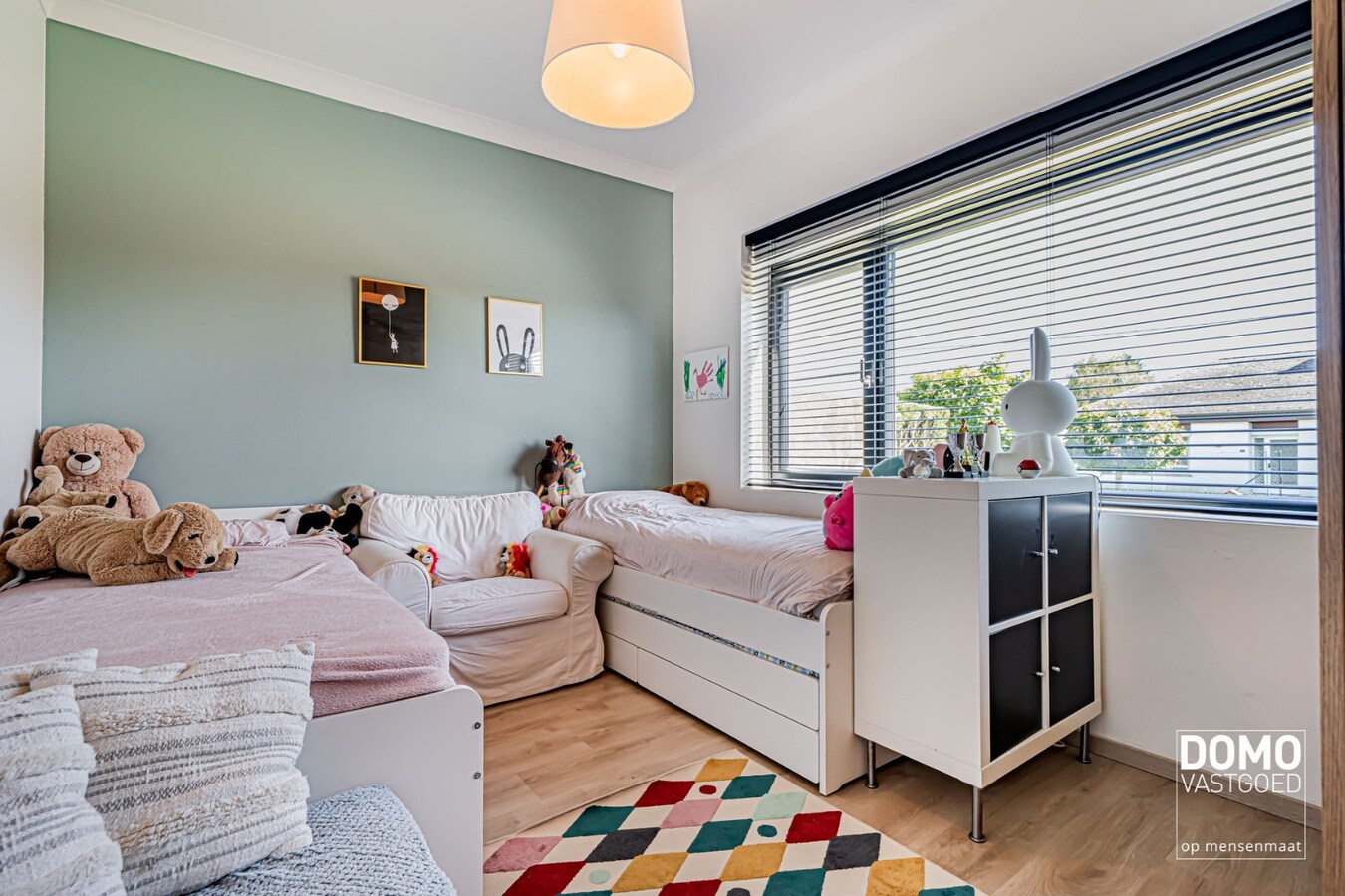 INSTAPKLARE GEZINSWONING MET 3 SLAAPKAMERS, EPC-LABEL A EN ZONNIGE TUIN IN KERMT 