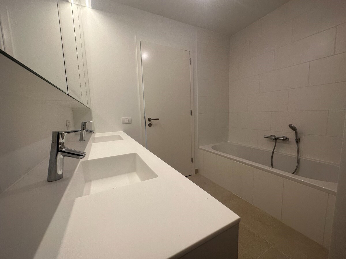 Stijlvol nieuwbouwappartement met 2 slaapkamers in centrum Houthulst 