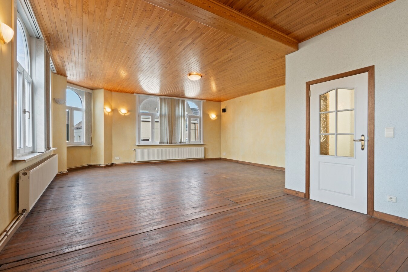 Handelswoning in centrum Zomergem! 