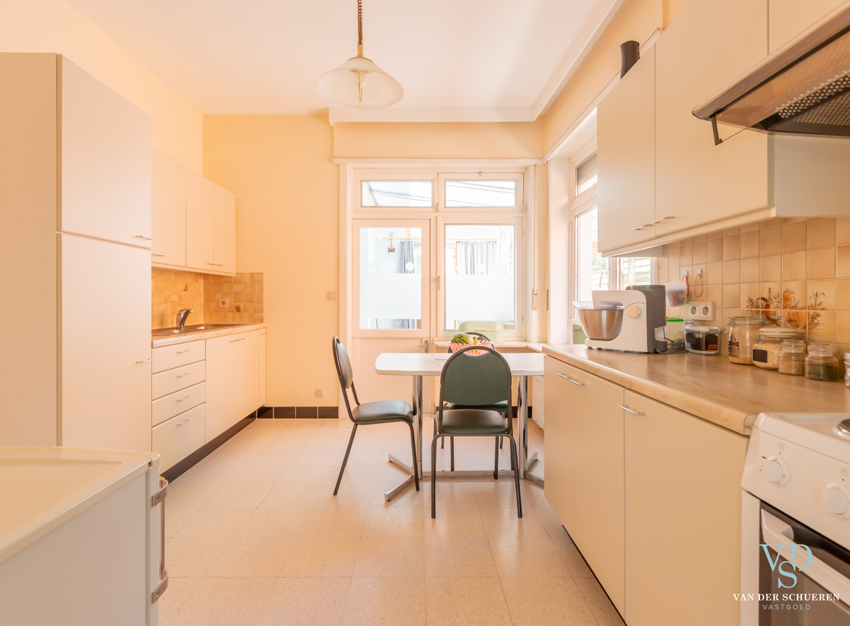 Gelijkgrondse woning op bijna 500 m² in centrum Gavere ! 