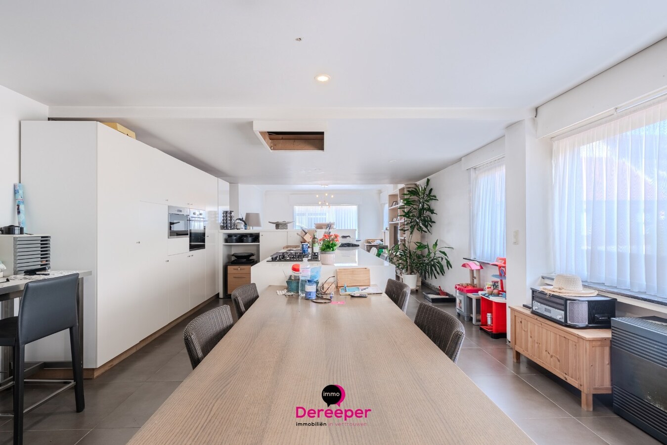 Te renoveren halfopen woning met zuidgerichte tuin op 571 m² in Jabbeke 