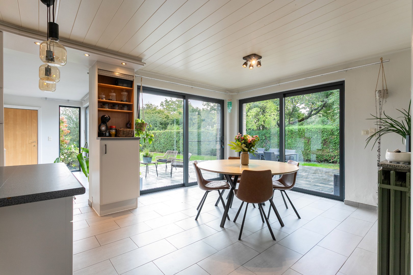 Instapklare driegevelwoning met 3 slpk te Lembeek 