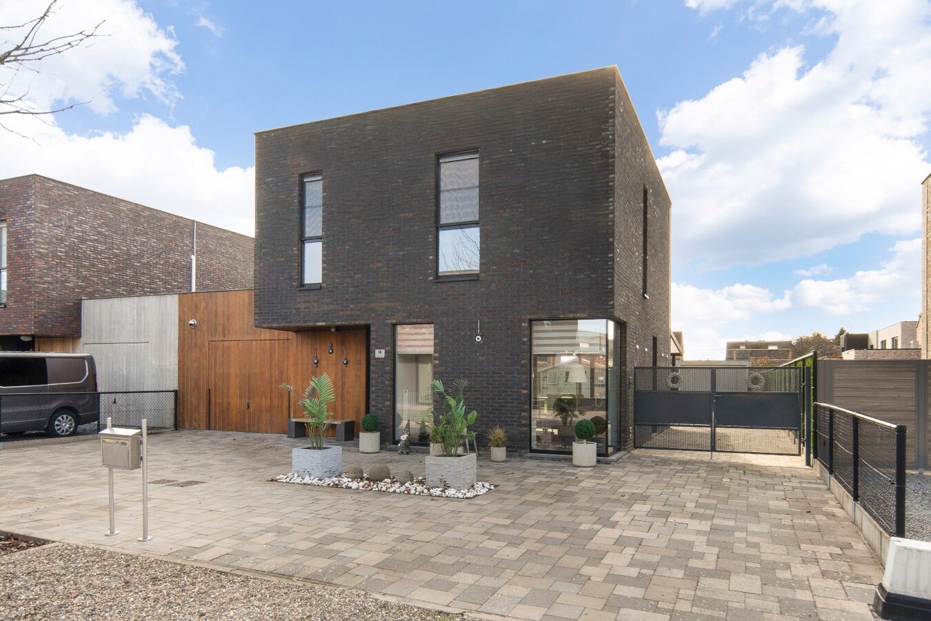 Verzorgde woning met hedendaags energiecomfort, terras, tuin en garage, ideaal voor jong gezin! 