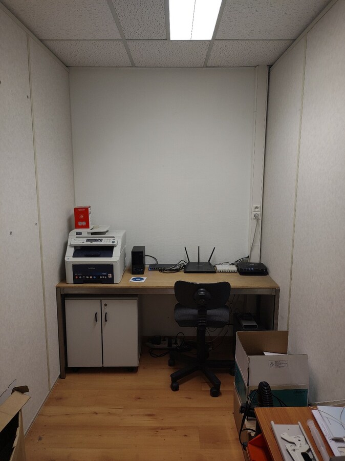 Uniek, functioneel en onmiddellijk instapklaar kantoor op toplocatie in President Kennedypark te Kortrijk 