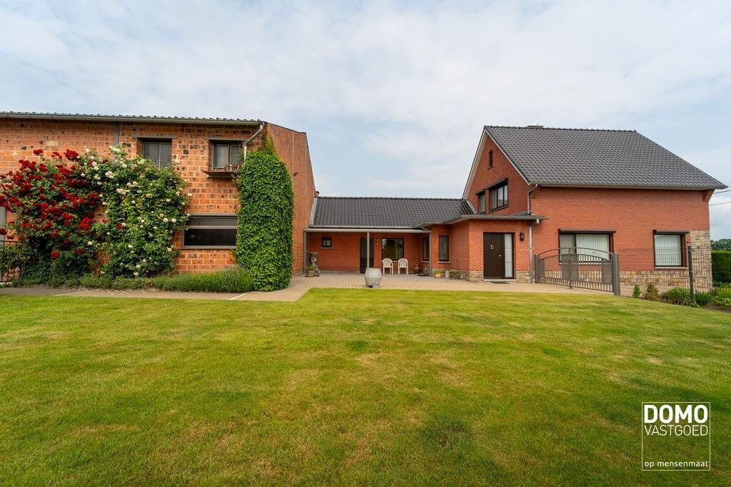 UNIEKE WONING MET 2 RUIME LOODSEN OP PERCEEL VAN 58A49CA 