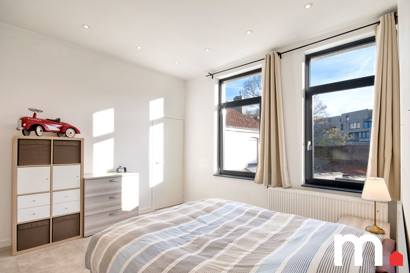 Instapklare woning te Izegem met 5 slaapkamers nabij het centrum TOPPER! 