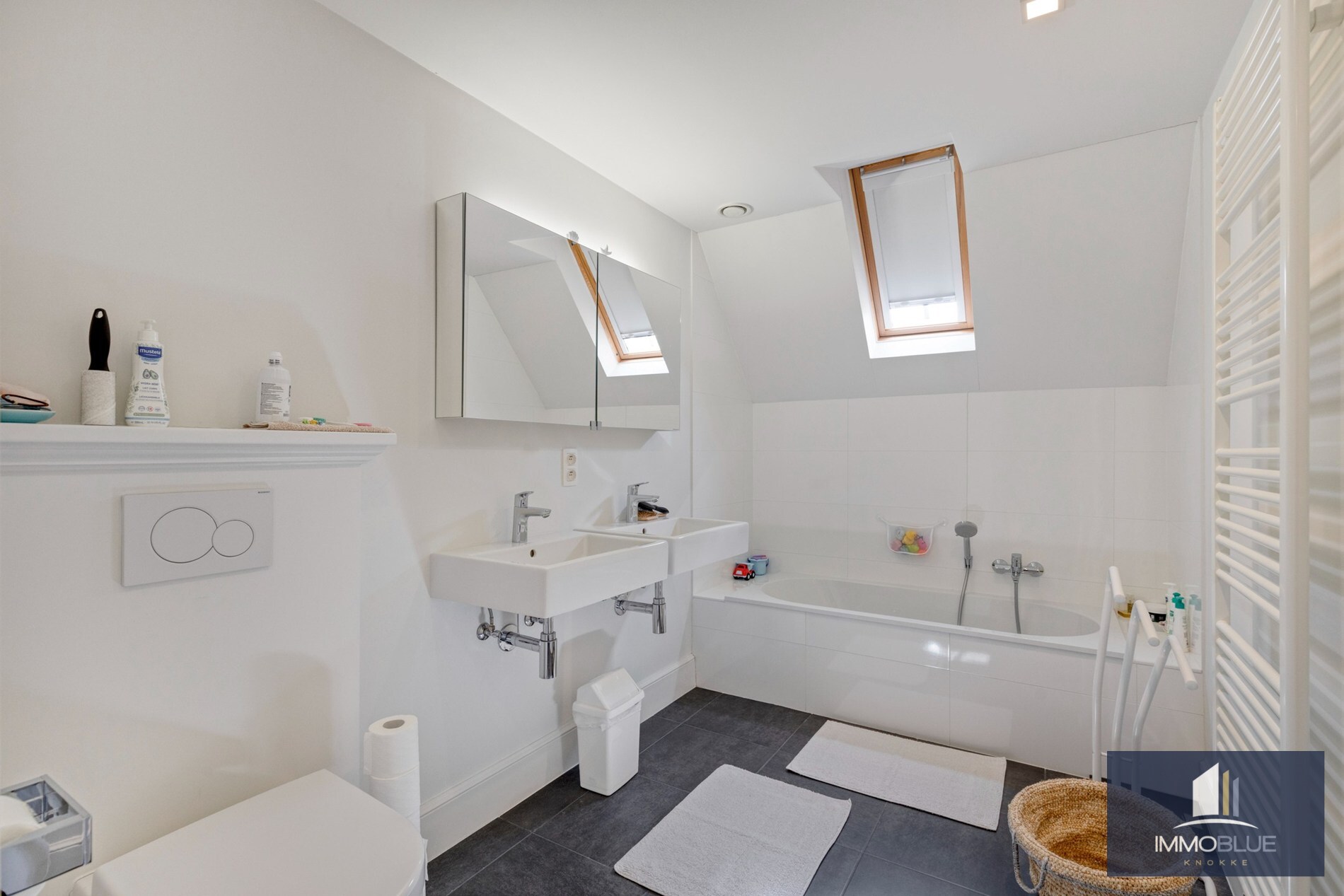 Luxueuze en stijlvolle villa in Engelse Cottage stijl met verwarmd zwembad gelegen in het Zoute. 