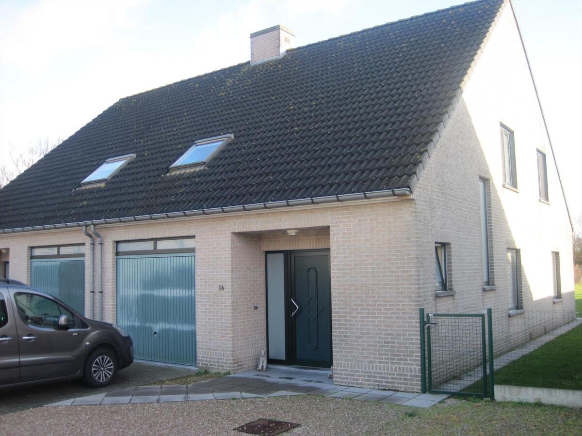 Tijdloze Half Open Bebouwing - rustig &amp; centraal gelegen ! 