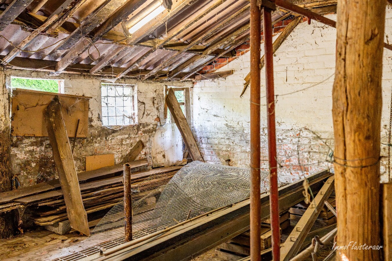 Uniek gelegen te renoveren woning met stalgebouw op ca. 10ha te Herk-de-Stad 