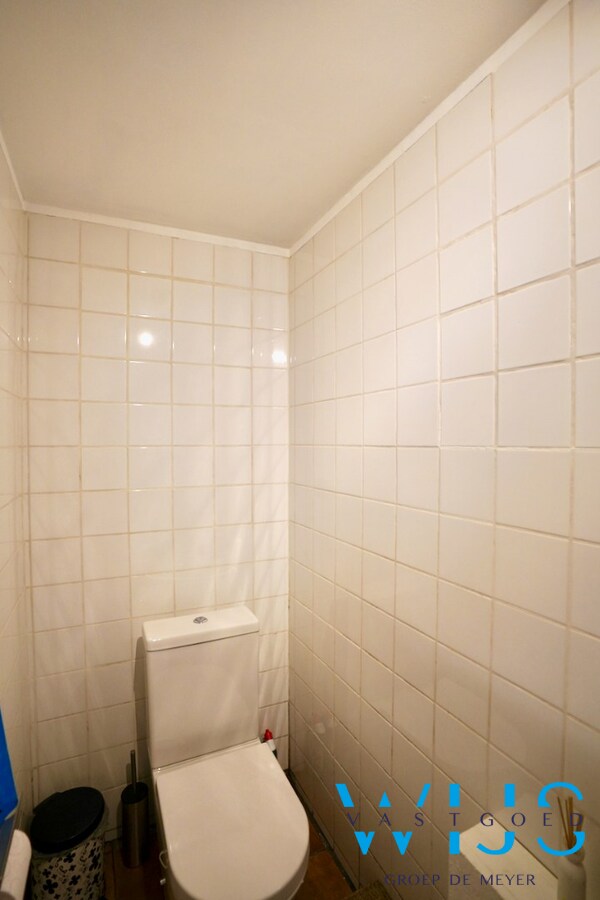 Instapklaar woonhuis met 3 slaapkamers en garage te Boekhoute ! 