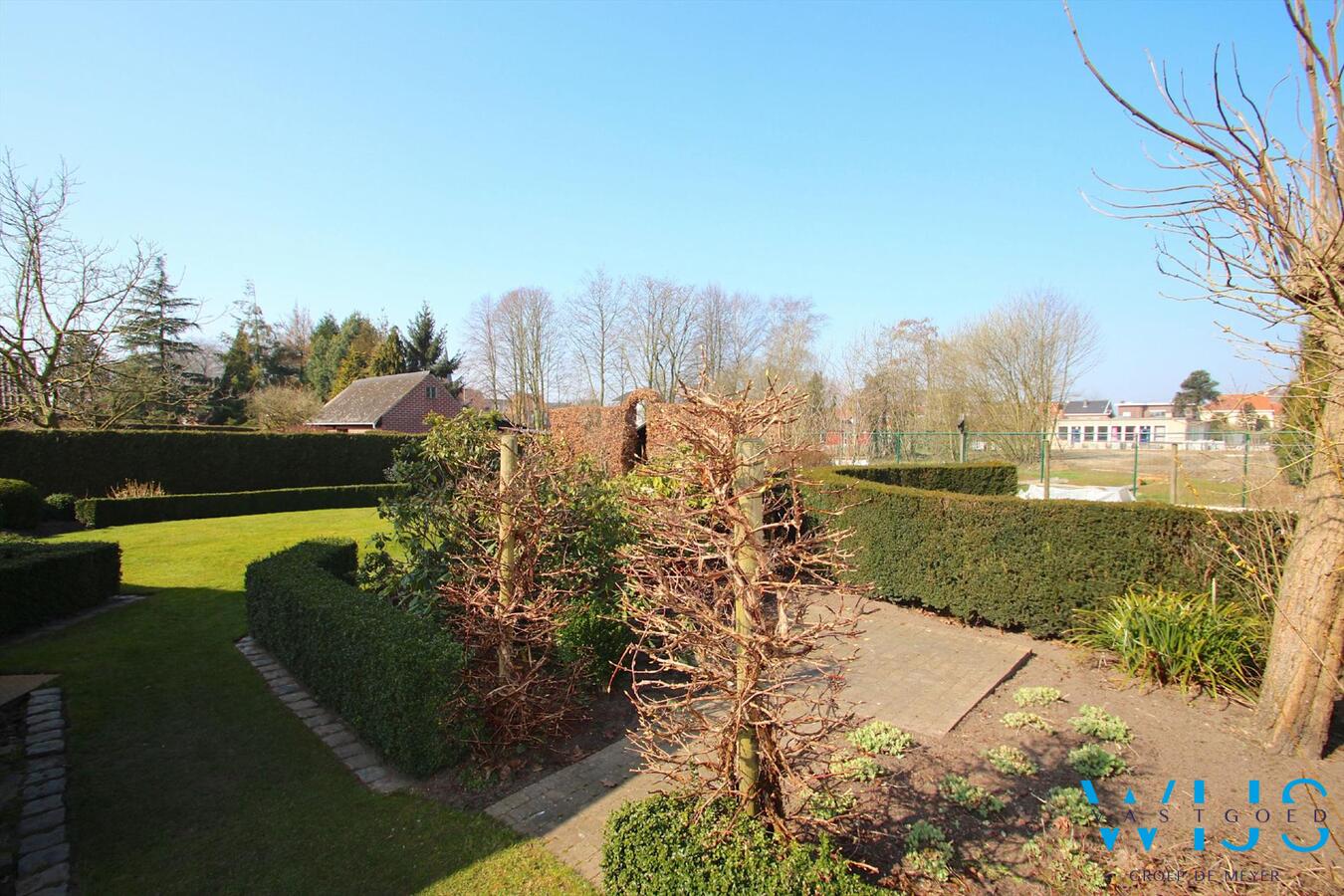 Prachtige instapklare tot in de puntjes onderhouden woning te Wachtebeke ! 