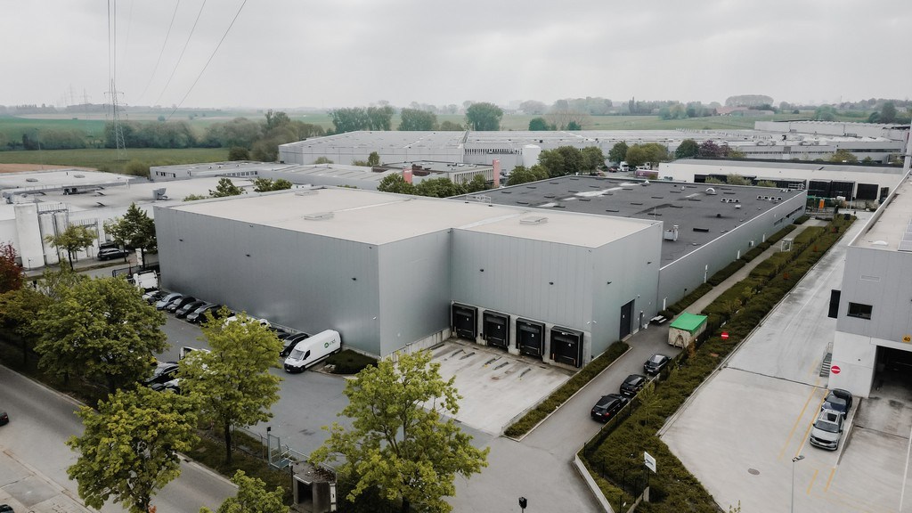 Logistiek bedrijfspand te huur in industriezone Z4 in Asse