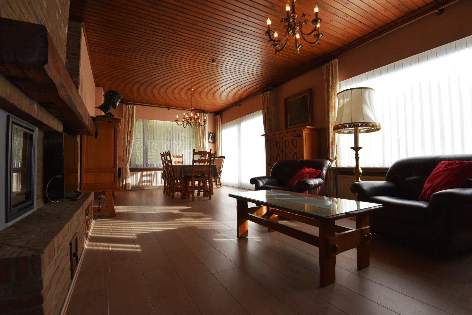 Open bebouwing (bungalow) met 3 slaapkamers en tuin te Adegem 