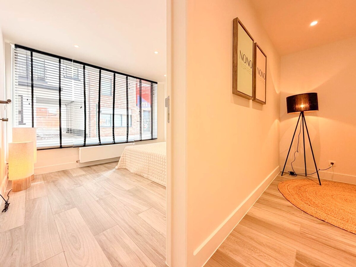 Prachtig en zeer ruim gelijkvloers appartement met zeer ruime garage 173m2 *** NONO INSPIRED ***! 