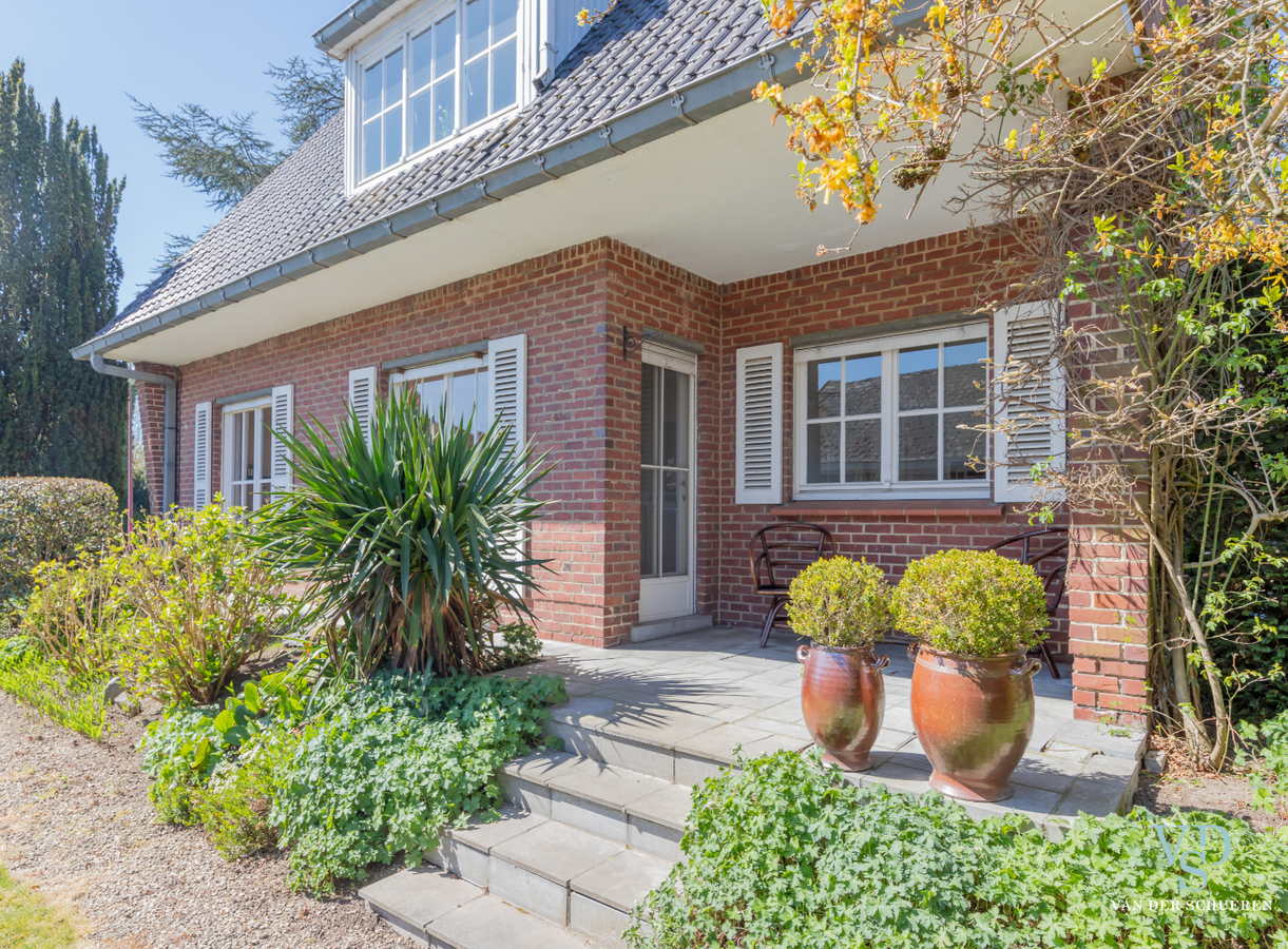 Karaktervolle, charmante villa te Zingem. 