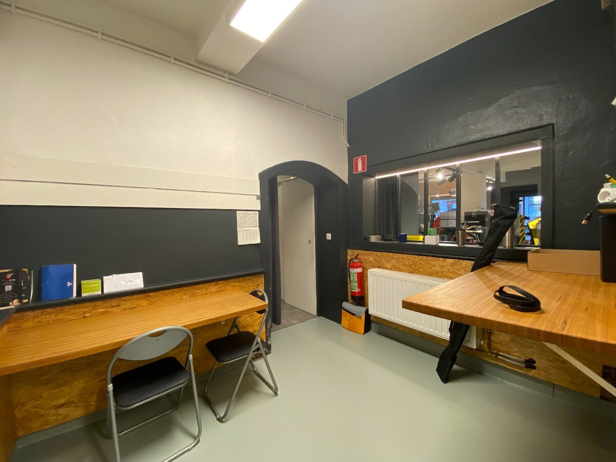 À Tournai : surface commerciale de ±136 m². Excellente visibilité ! 