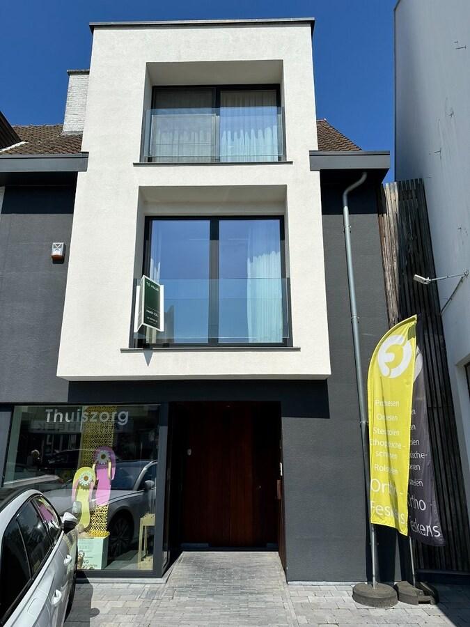 Prachtig, ruim duplex-appartement 115 m² met ruim terras in centrum Sint-Antonius 