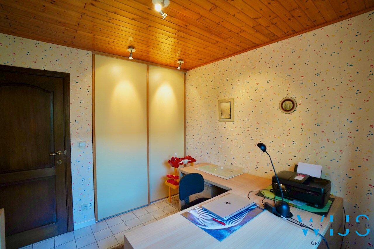 Verrassend ruim woonhuis in het landelijke Sleidinge ! 