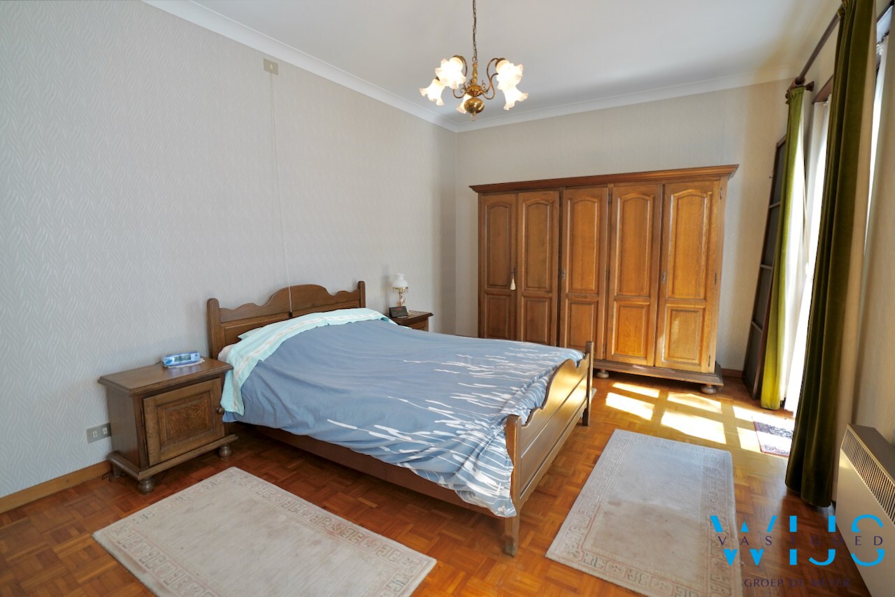 Zeer ruim woonhuis op een prachtig perceel van 1.955 m² in Lembeke 