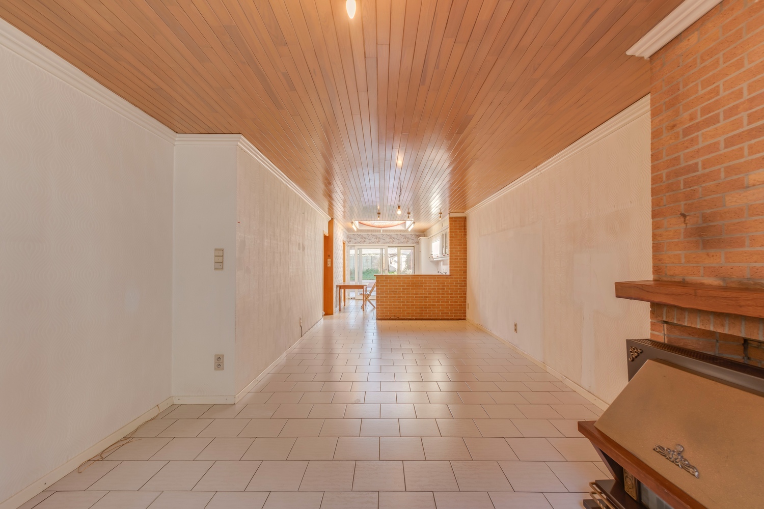 Op te frissen woning met charmante tuin! 