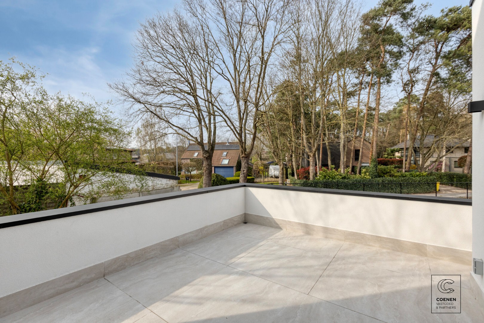 Prachtig gerenoveerde woning met 4 slpk, 2 badkamer en riante tuin op een toplocatie te Rijmenam! 