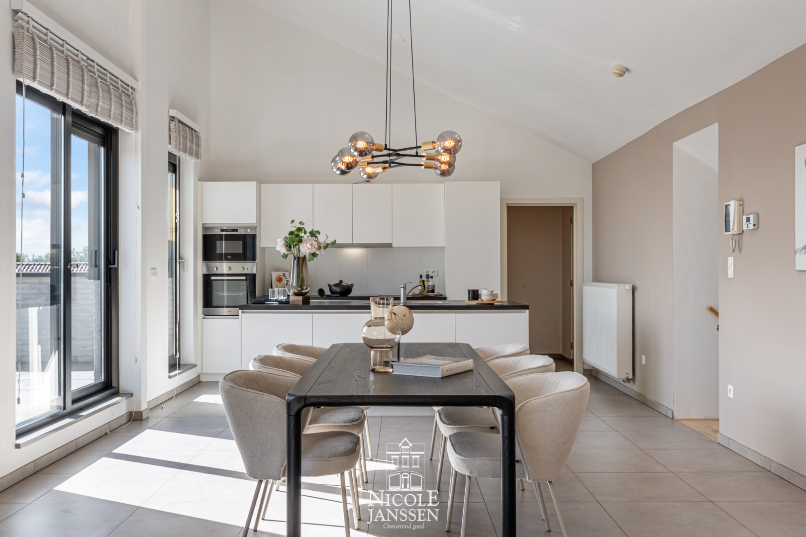 Eetplaats bij de keuken