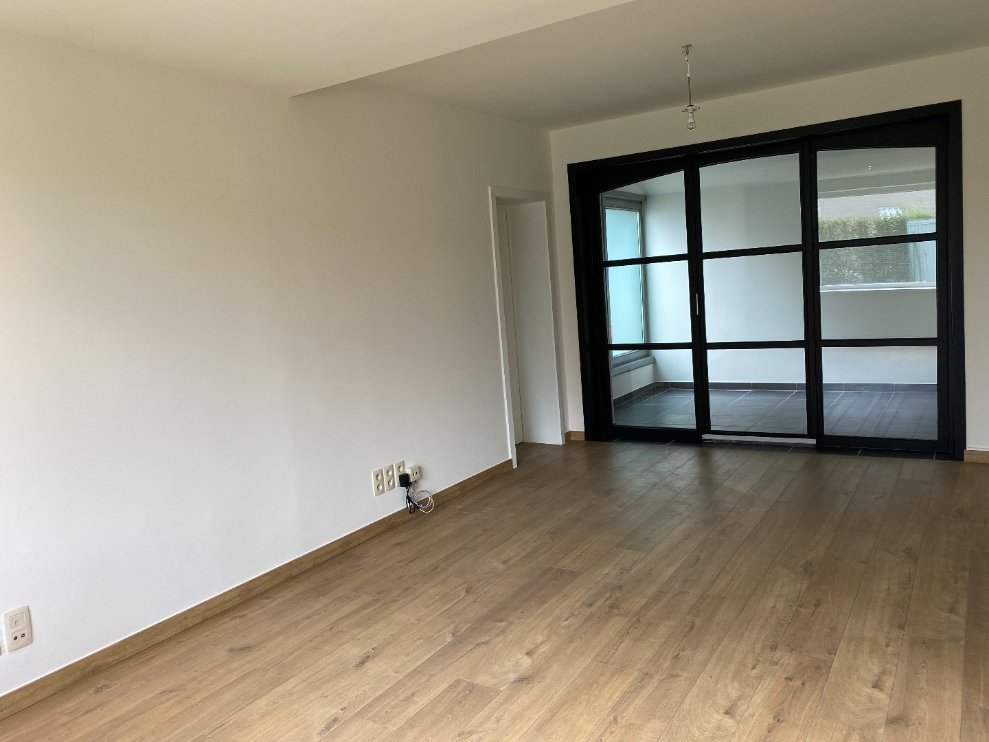 Charmante gerenoveerde halfopen woning met 2 slaapkamers, tuin en garage 