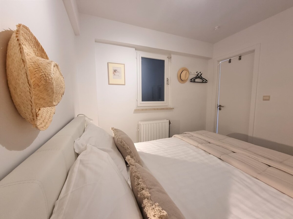 Zonnig, vernieuwd appartement nabij het strand - Heist 