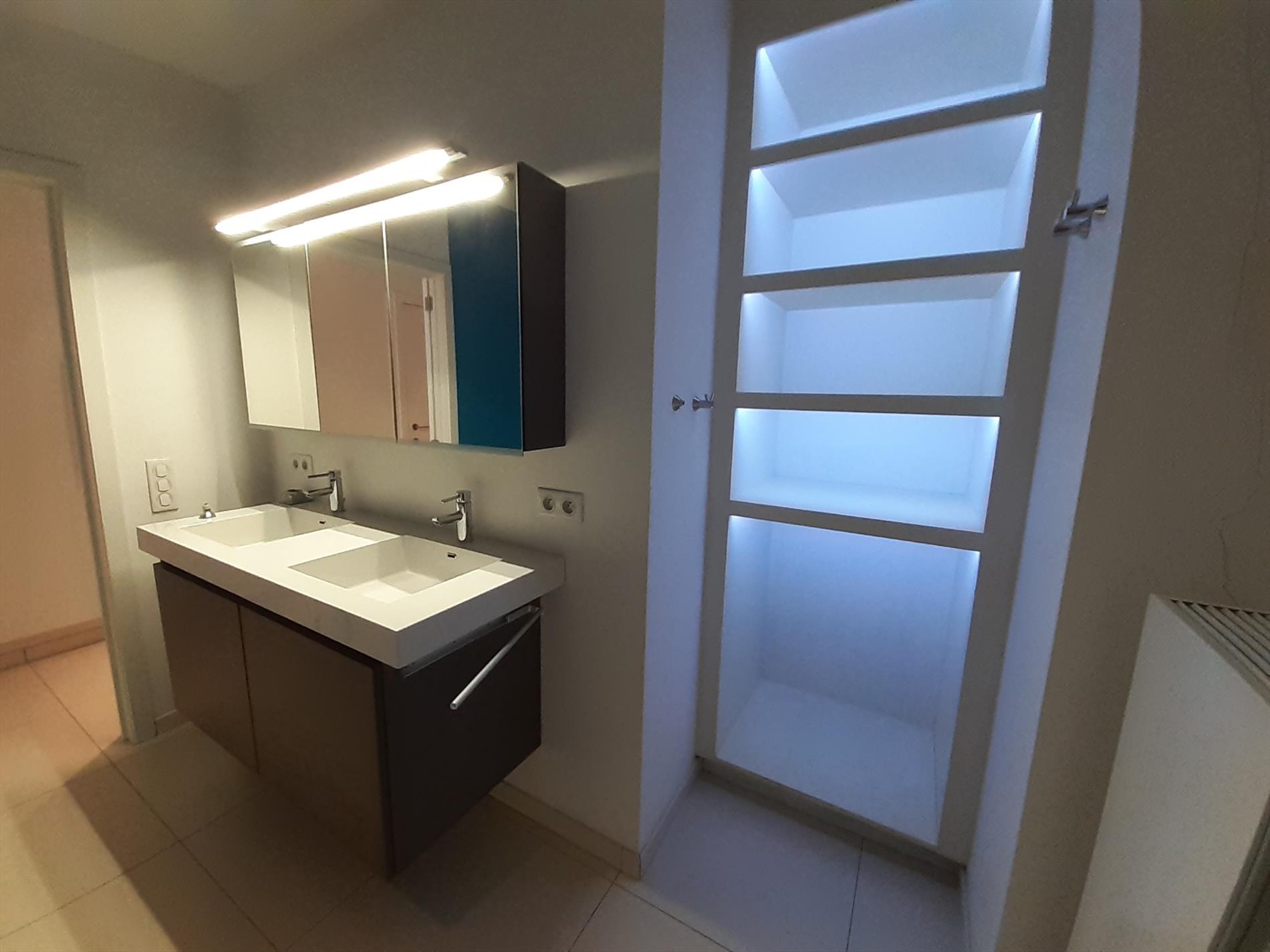 mooi onderhouden 2 slaapkamer appartement. 